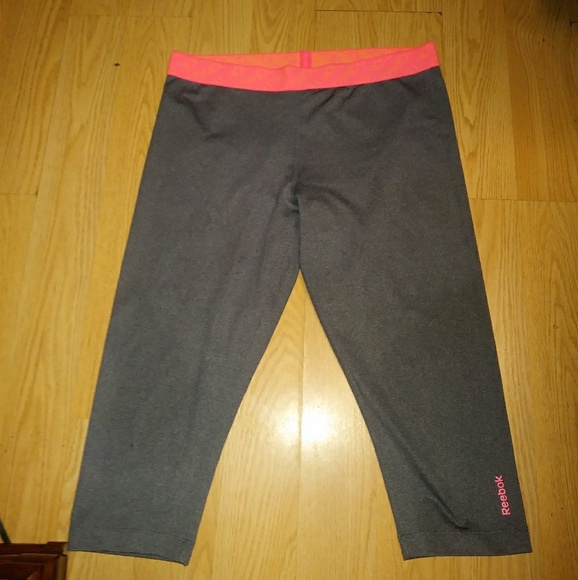 Ladies Reebok workout capris - Picture 1 of 1